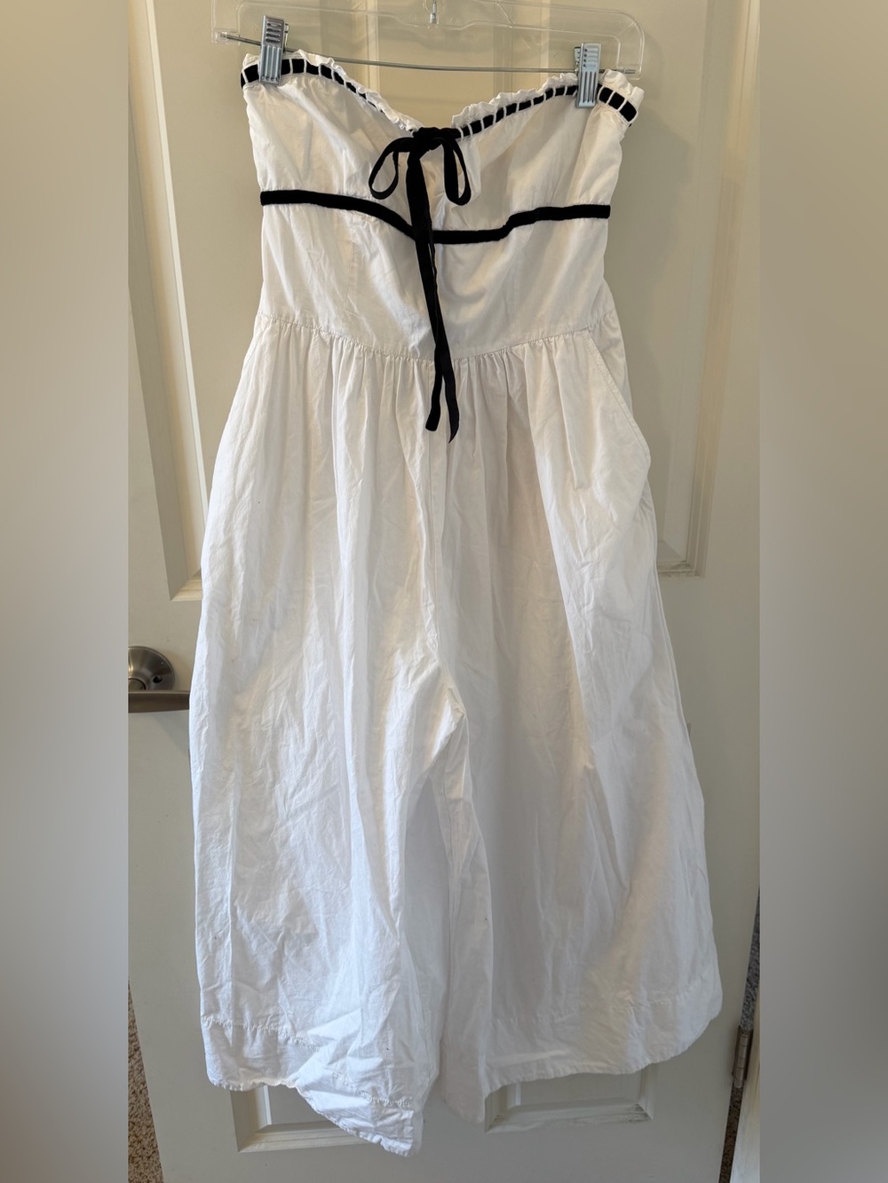 Maeve/Anthropologie Bustier Wide Leg Jumpsuit in White/Black, Size 4 - Picture 4 of 11